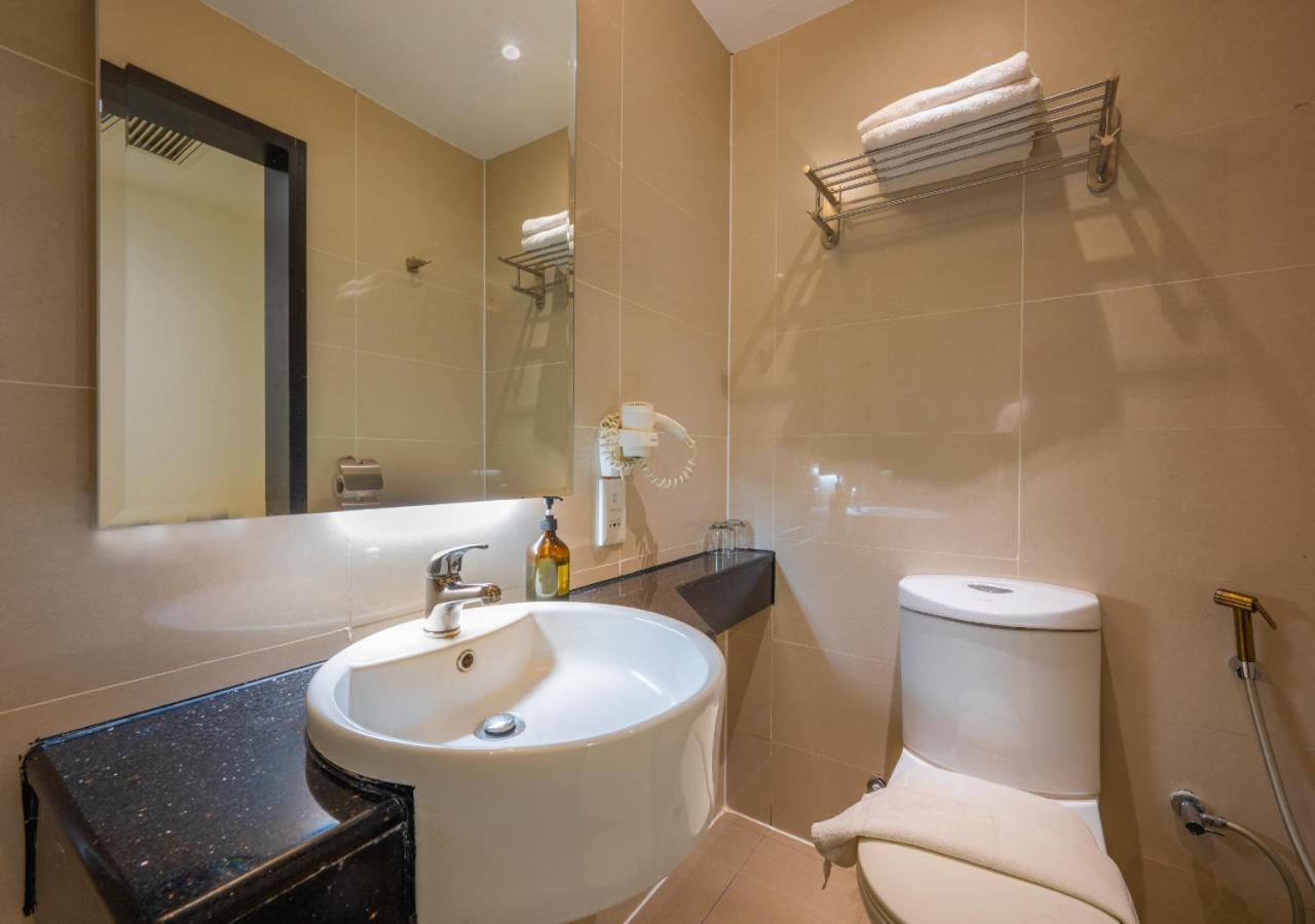 Greystone Centrestage Pj Hotel Petaling Jaya Exterior photo