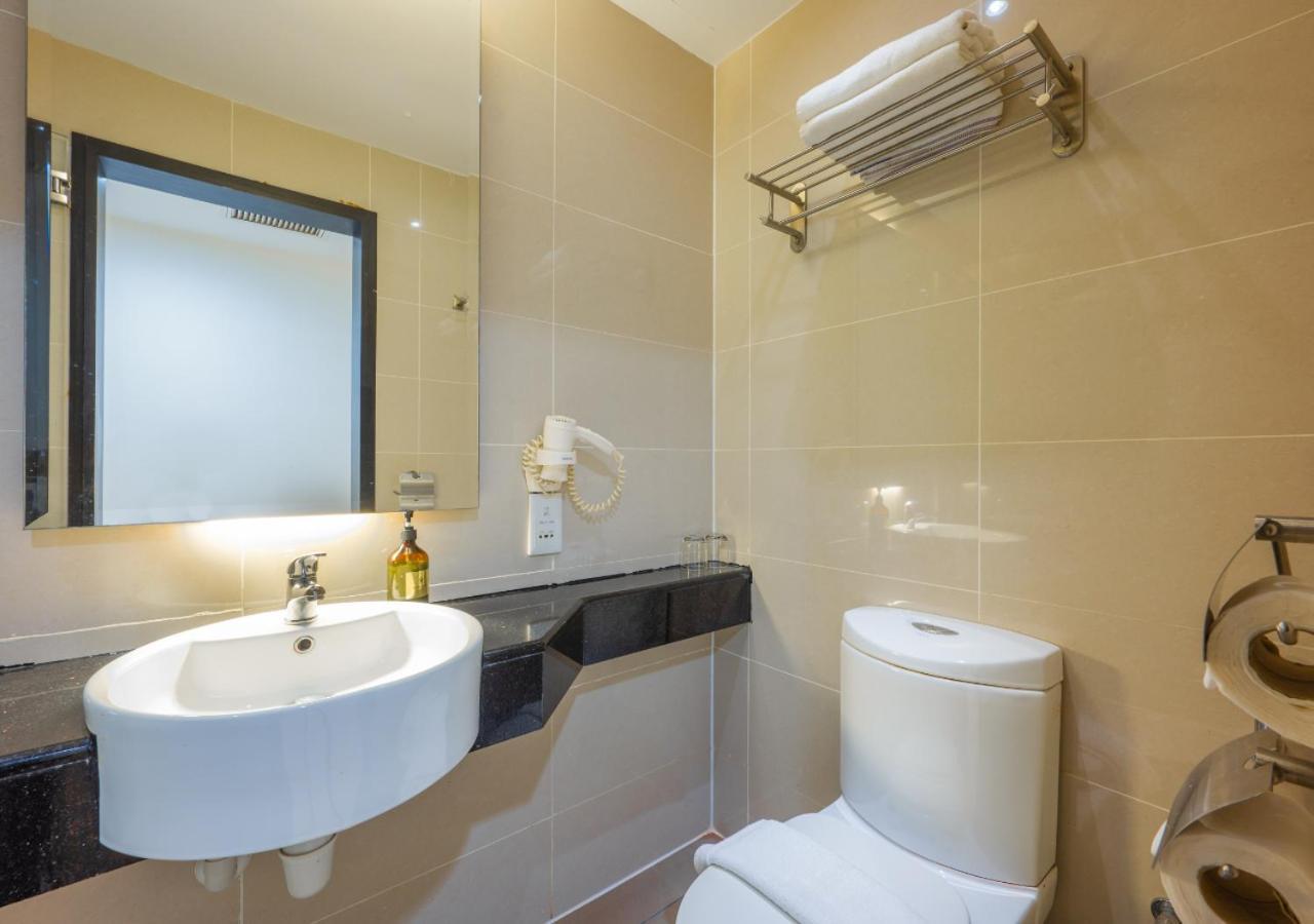 Greystone Centrestage Pj Hotel Petaling Jaya Exterior photo