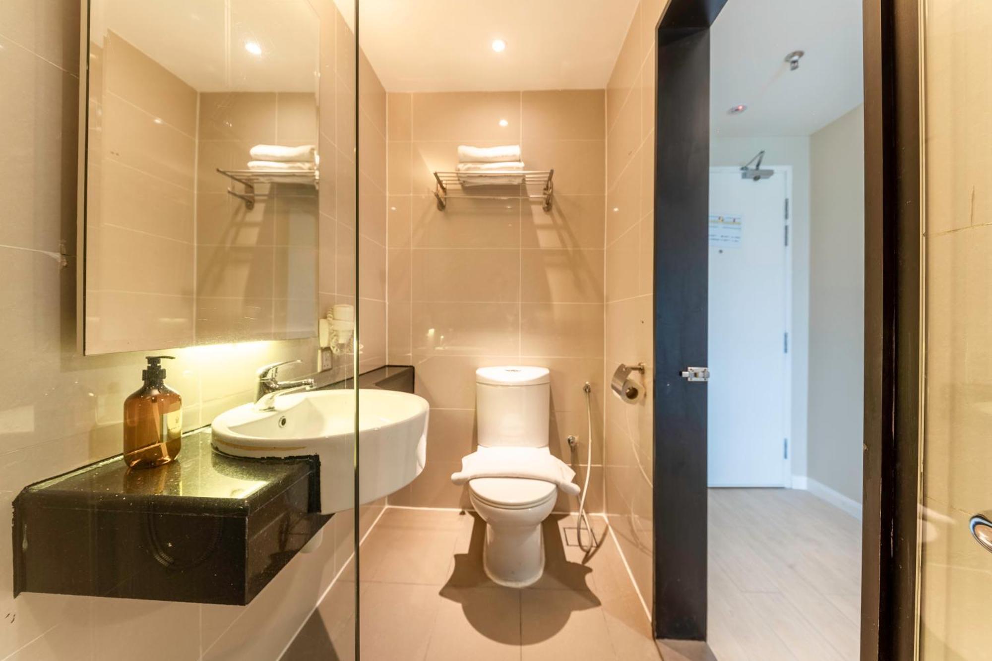 Greystone Centrestage Pj Hotel Petaling Jaya Exterior photo